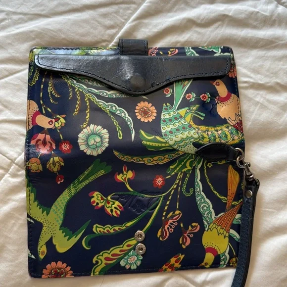 Patricia Nash birds of Paradise wallet - Picture 4 of 6